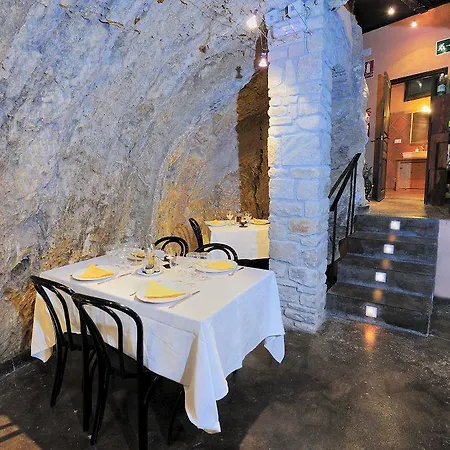 Cal Gravat Apartment